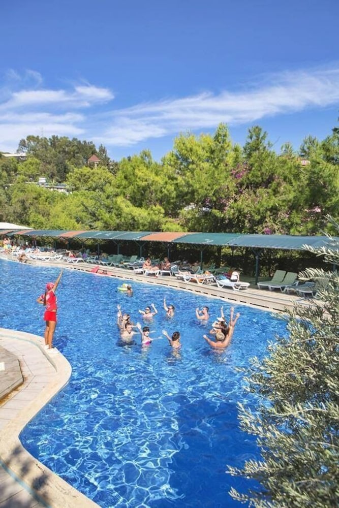 Senza Garden Holiday Club