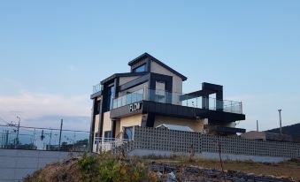 Geojedo Flow Pool Villa