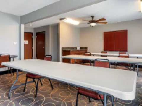 Comfort Inn & Suites Mansfield Hotels in Mansfield