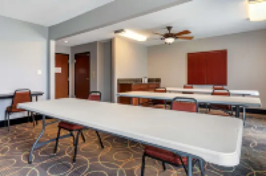 Comfort Inn & Suites Mansfield Hotels in Mansfield