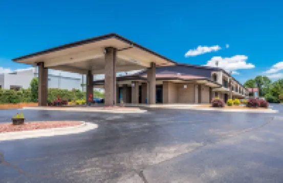 Econo Lodge Inn & Suites University Hotels in Madison County