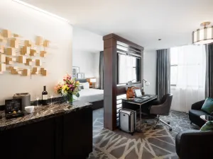 LondonHouse Chicago, Curio Collection by Hilton
