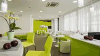 Hotel Scarlet