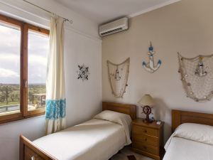 Alghero Villa Emanuel for 10 People, with Swimming Pool and Sea View