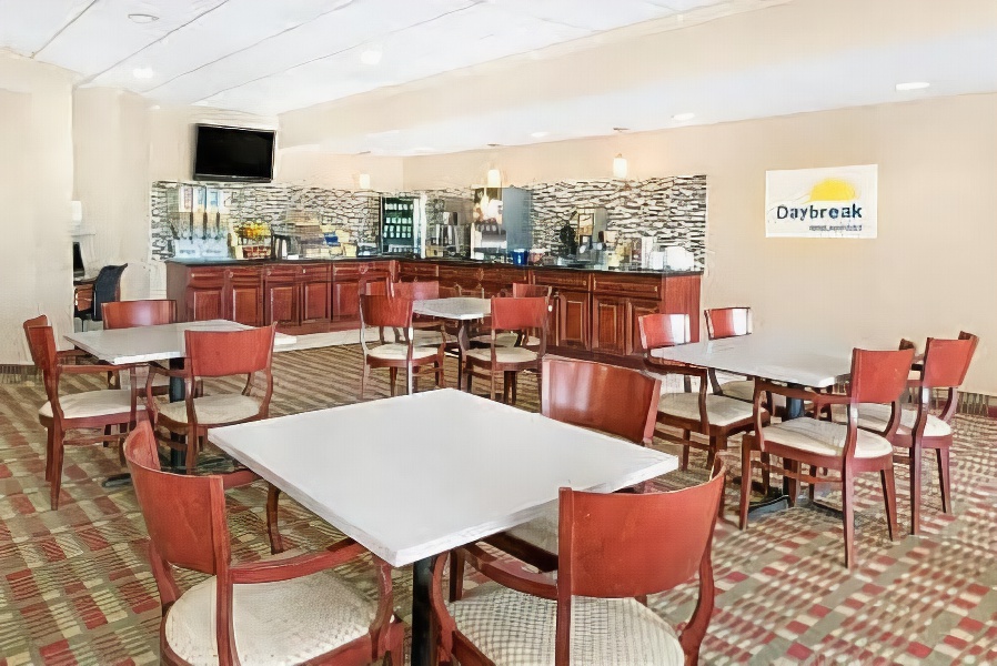 Days Inn & Suites by Wyndham York