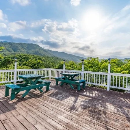 Sokcho Sorak Landscape Pension Отели рядом с достопримечательностью «Галерея «Ферма медведей Тэдди»»