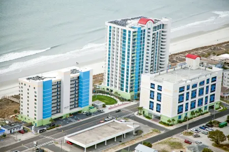 Towers at North Myrtle Beach Отели рядом с достопримечательностью «Парк Черри Гров Ошенфронт»