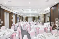 Crowne Plaza SOLIHULL by IHG - breakfast