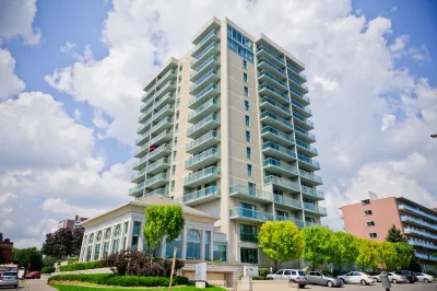 The Waterside Inn Các khách sạn ở Mississauga