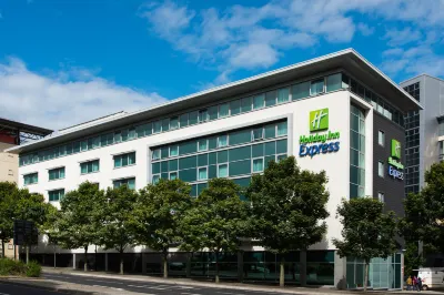Holiday Inn Express Newcastle City Centre Hotels near Royal Victoria Infirmary