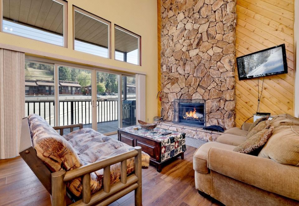 Summit Backyard C by Big Bear Vacations