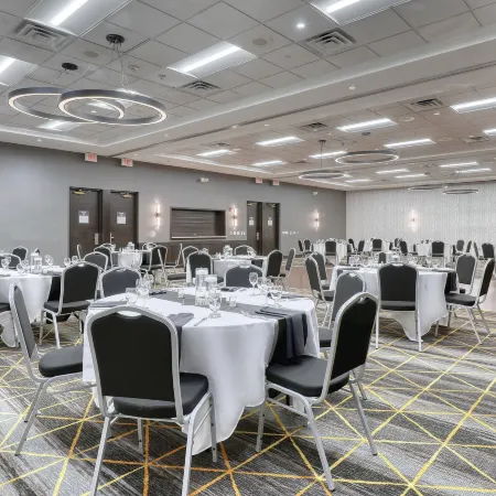 Holiday Inn & Suites MADISON WEST - MIDDLETON by IHG