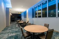 La Quinta Inn & Suites by Wyndham Nashville Downtown/Stadium - petit déjeuner