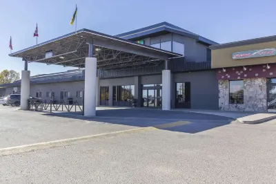 Quality Inn & Suites Hotels near Saskatoon John G. Diefenbaker International Airport