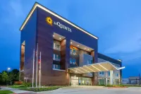 La Quinta Inn & Suites by Wyndham Dallas Duncanville Hotels in Duncanville