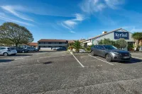 Kyriad Bordeaux - MÉRIGNAC AÉROPORT - parking