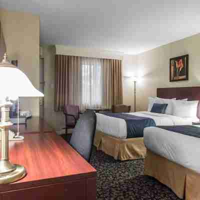 Quality Inn Mont-Laurier Rooms