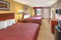 Days Inn by Wyndham Gulfport - Parking