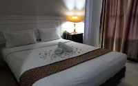 Corner Palace Hotel