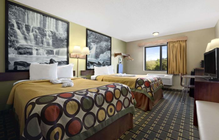 Super 8 by Wyndham Russellville