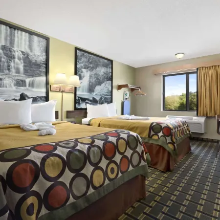 Super 8 by Wyndham Russellville