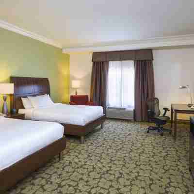 Hilton Garden Inn Edison/Raritan Center Rooms