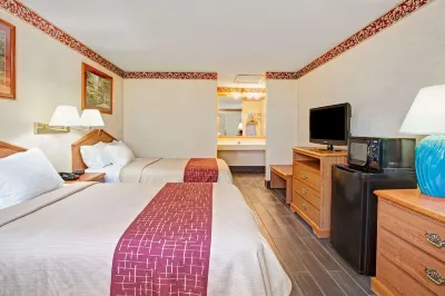 Days Inn & Suites by Wyndham Monroe