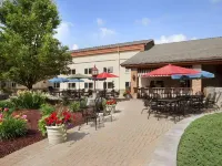 Ramada by Wyndham Saginaw Hotel & Suites Hotels in Saginaw County