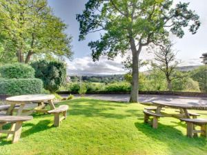 Lowbyer Manor Country House