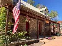 The Stone House Inn فنادق في كروفورد