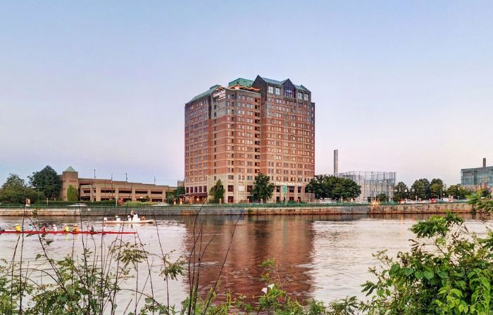 DoubleTree Suites by Hilton Hotel Boston - Cambridge