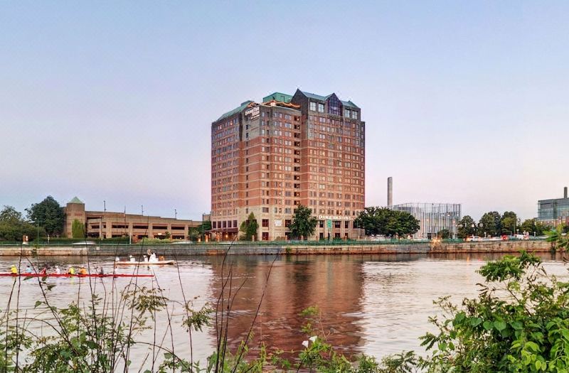 DoubleTree Suites by Hilton Hotel Boston - Cambridge