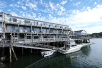 Fisherman's Wharf Inn Hotels near Boothbay Harbor Marina