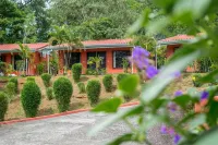 Pacific Paradise Resort Hotels in Quepos