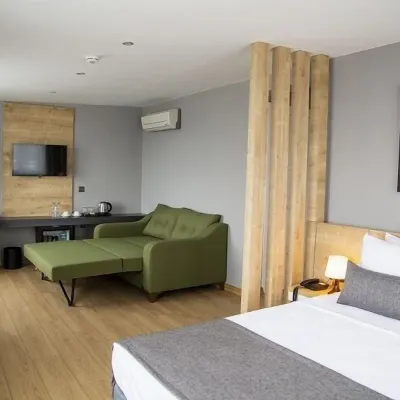 Uzer Otel Hotels near Çarşı Cami
