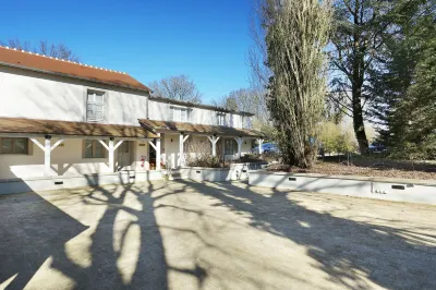 Hôtel du Cheval Blanc - Paris Marne La Vallée