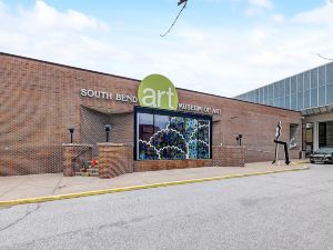 FRONTDESK University Edge Notre Dame Apts South Bend