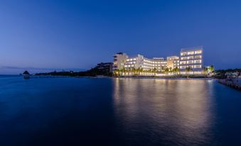 Izla Beach Front Hotel