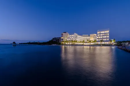 Izla Beach Front Hotel Отели в г. Исла-Мухерес