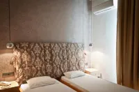Metropolis Hotel Hôtels à : Serrès