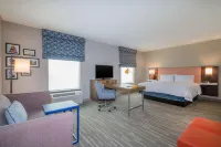 Hampton Inn & Suites by Hilton Glenarden Washington DC Hotel a Lake Arbor