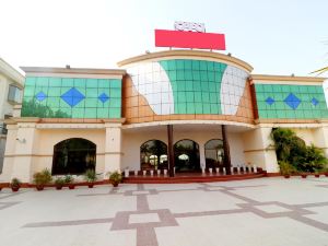 OYO Flagship Sangam Resort