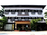 Little Amaroossa Residence Jakarta Hotels near Sky Garden - AEON Mall Tanjung Barat