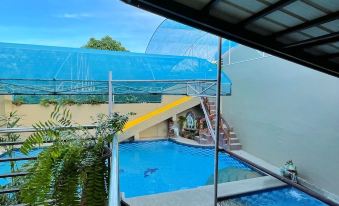 Weekdays Hotspring Resort by Cocotel