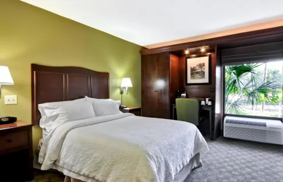 哥倫比亞 I-26 機場歡朋酒店