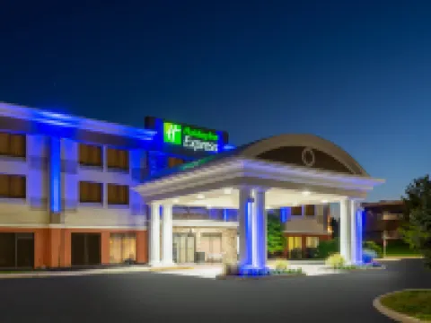 Holiday Inn Express PHILADELPHIA NE - BENSALEM by IHG バックスのホテル