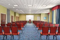 Holiday Inn Express & Suites Akron Regional Airport Area Hotels in Green