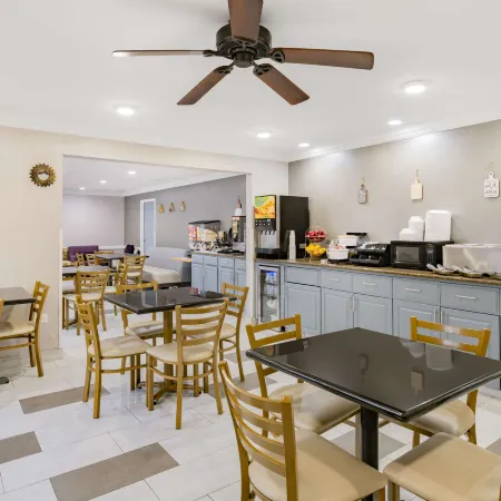 Baymont by Wyndham Gurnee