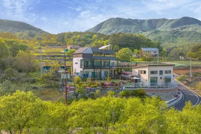 Danyang Wild Flower Garden Pension