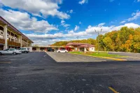Americas Best Value Inn Moline - parkir